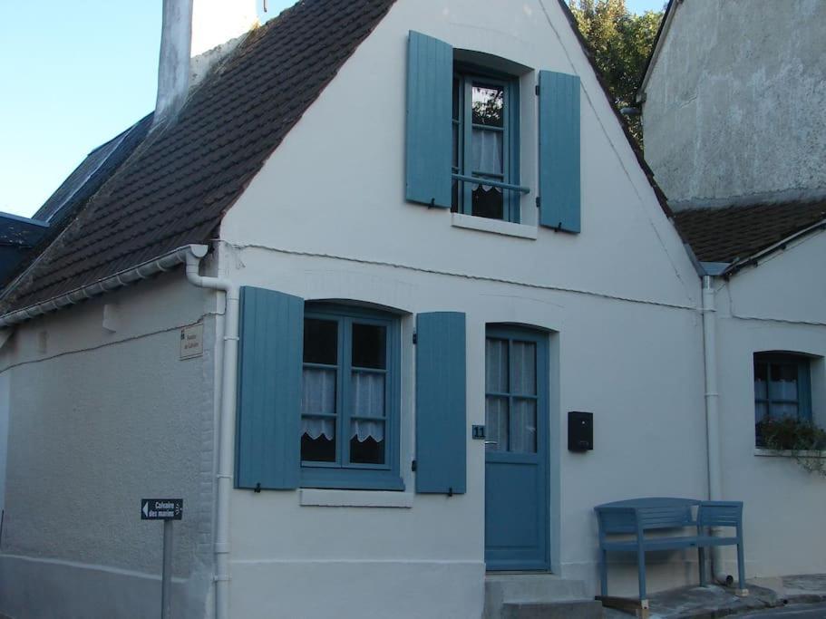 Authentique Maison De Pecheur Entre-terre & Avec Un Poele A Bois A Disposition *