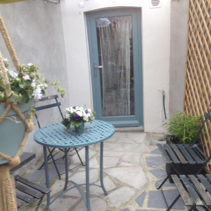 Authentique Maison De Pecheur Entre-terre & Avec Un Poele A Bois A Disposition Vakantiehuis