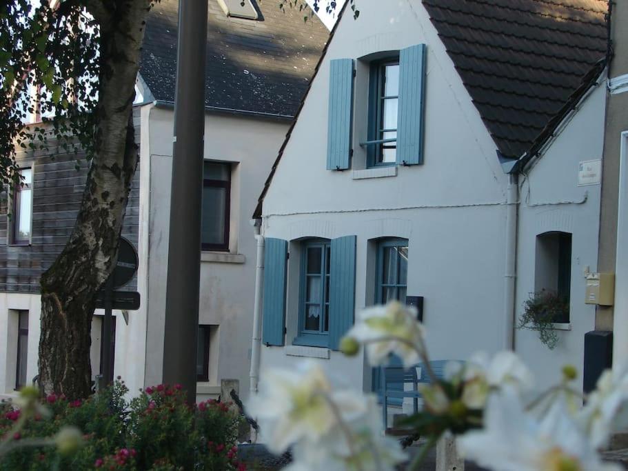 Authentique Maison De Pecheur Entre-terre & Avec Un Poele A Bois A Disposition